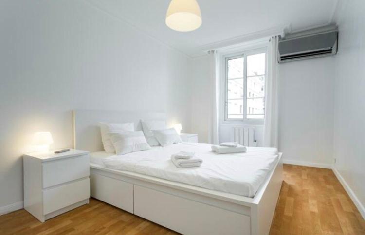 Big White Apartment Nice Exterior photo